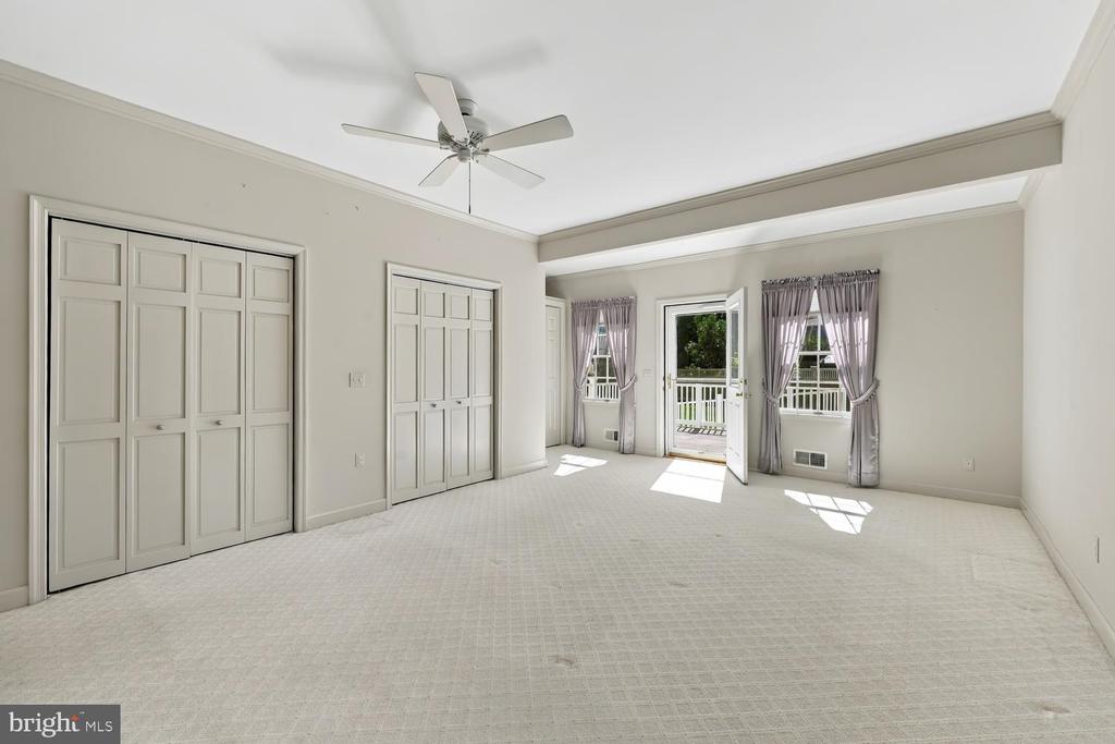 38 LONDONDERRY DRIVE