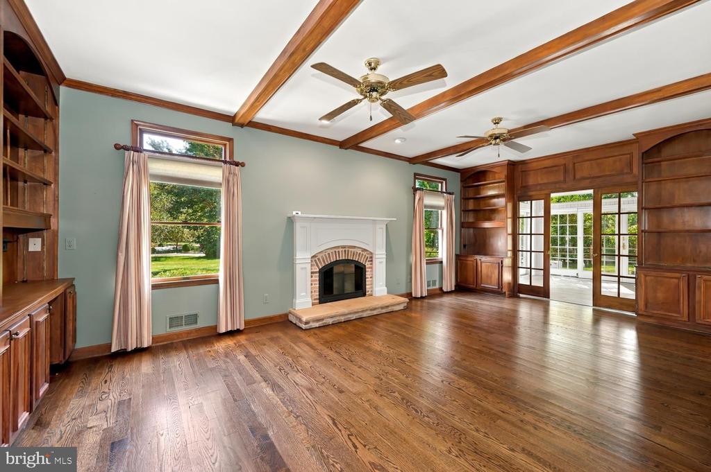 38 LONDONDERRY DRIVE