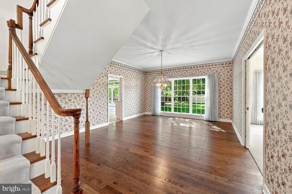 38 LONDONDERRY DRIVE