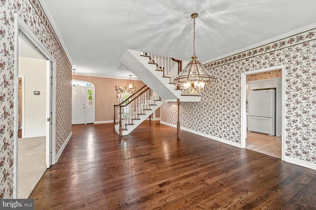 38 LONDONDERRY DRIVE