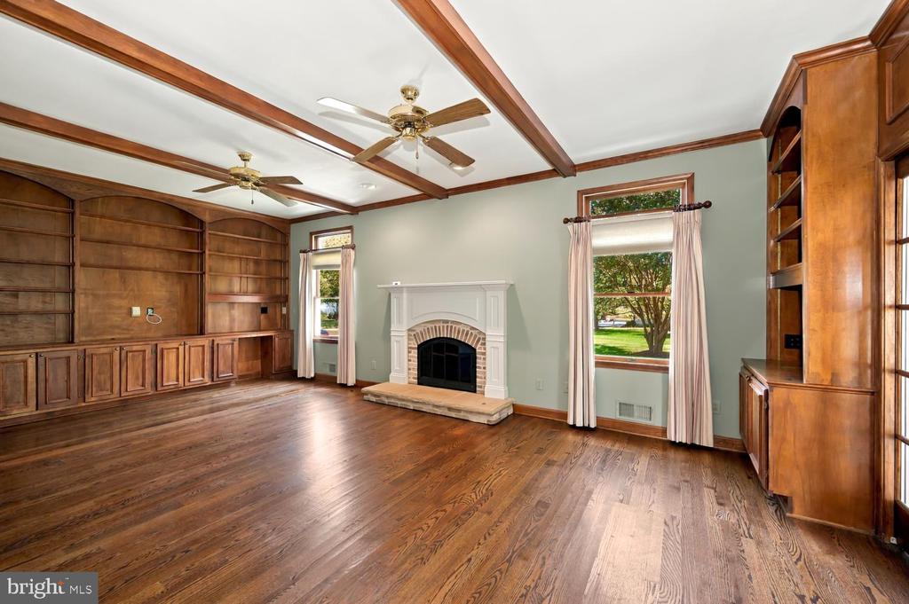 38 LONDONDERRY DRIVE