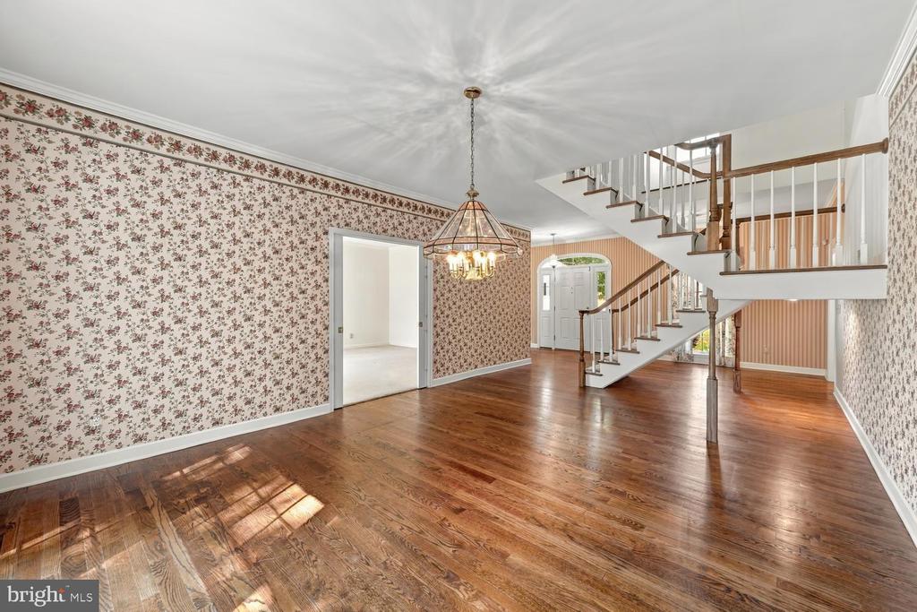 38 LONDONDERRY DRIVE