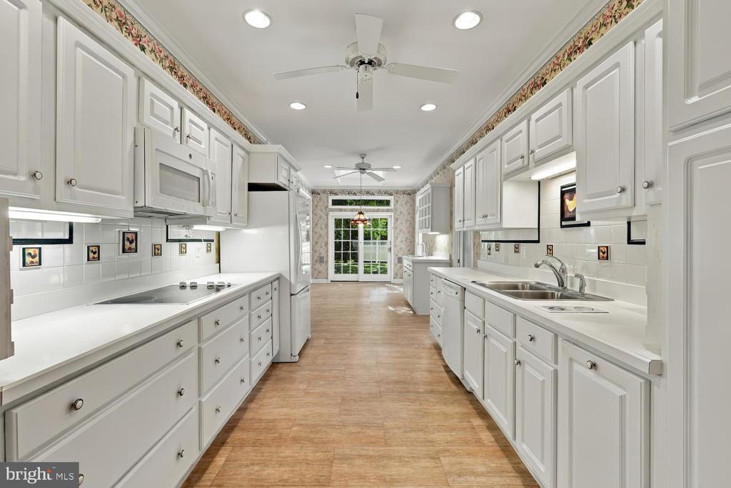 38 LONDONDERRY DRIVE