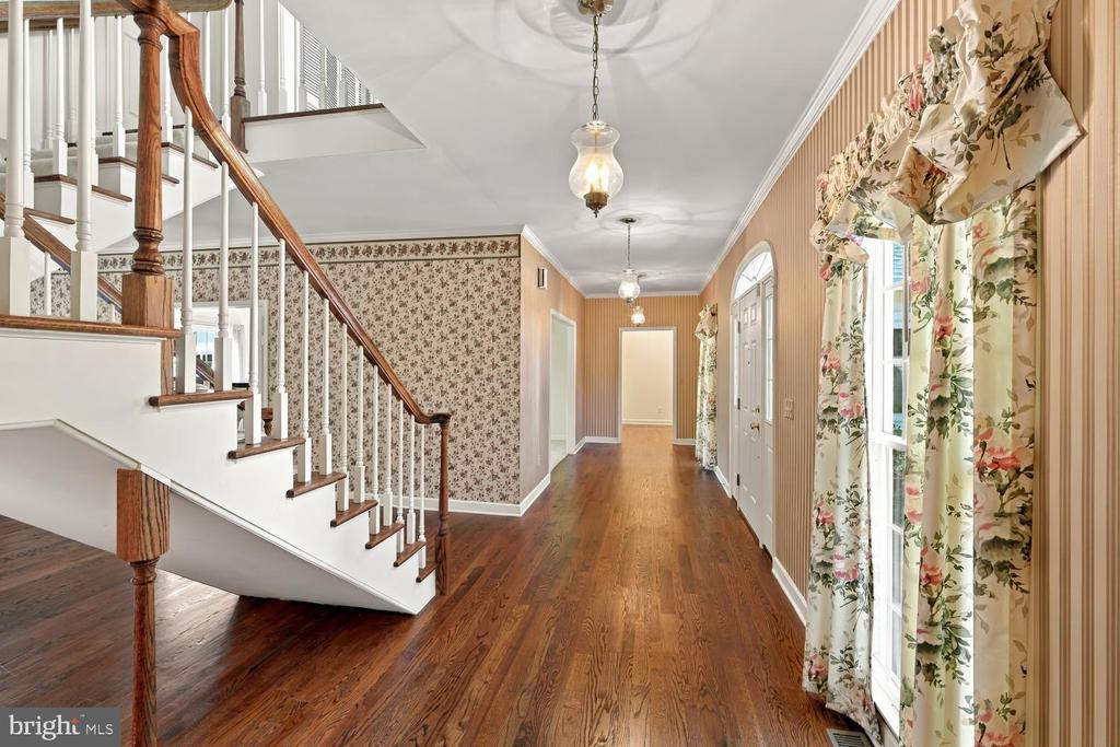 38 LONDONDERRY DRIVE