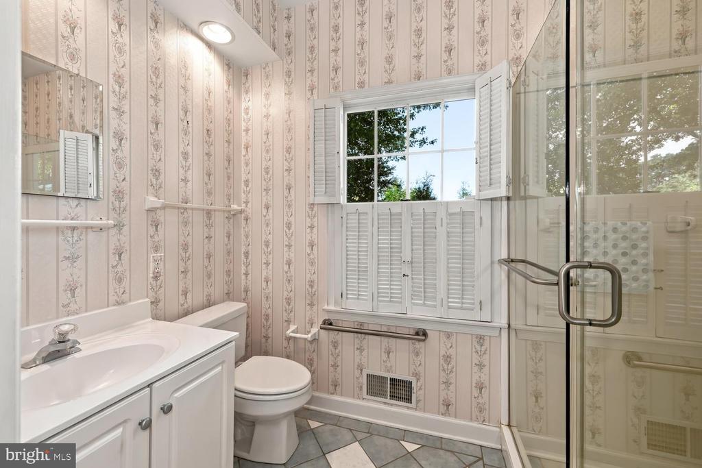 38 LONDONDERRY DRIVE