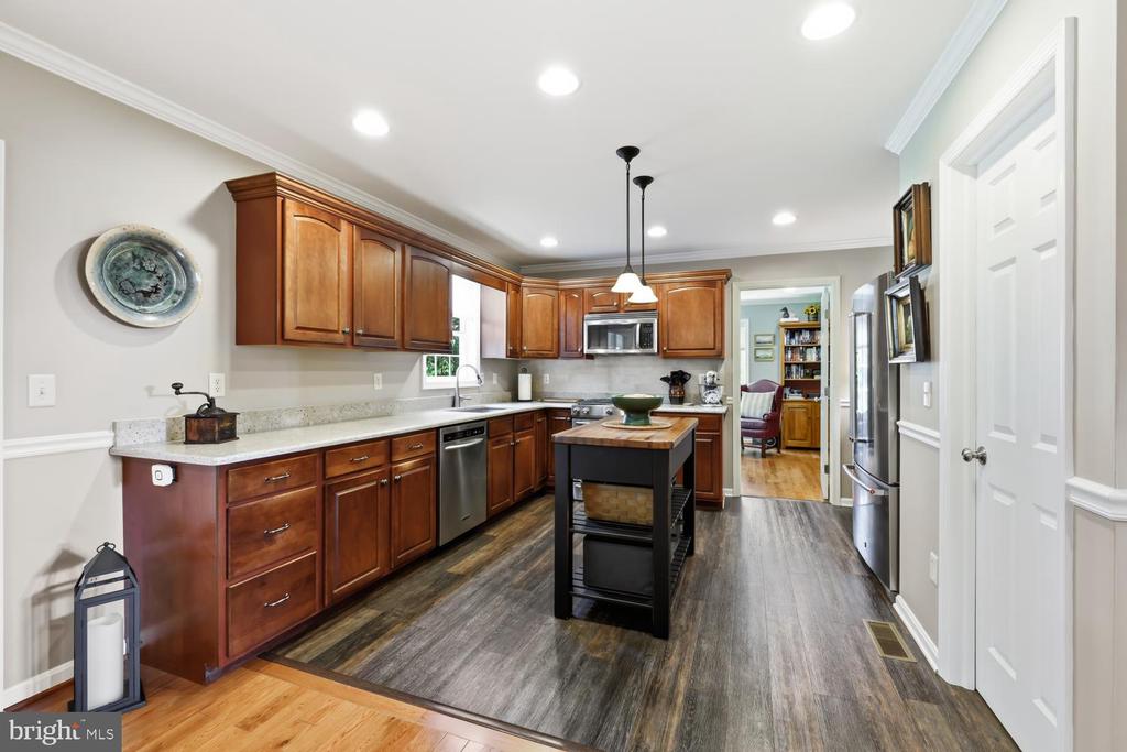 6280 BELLEVUE ROAD