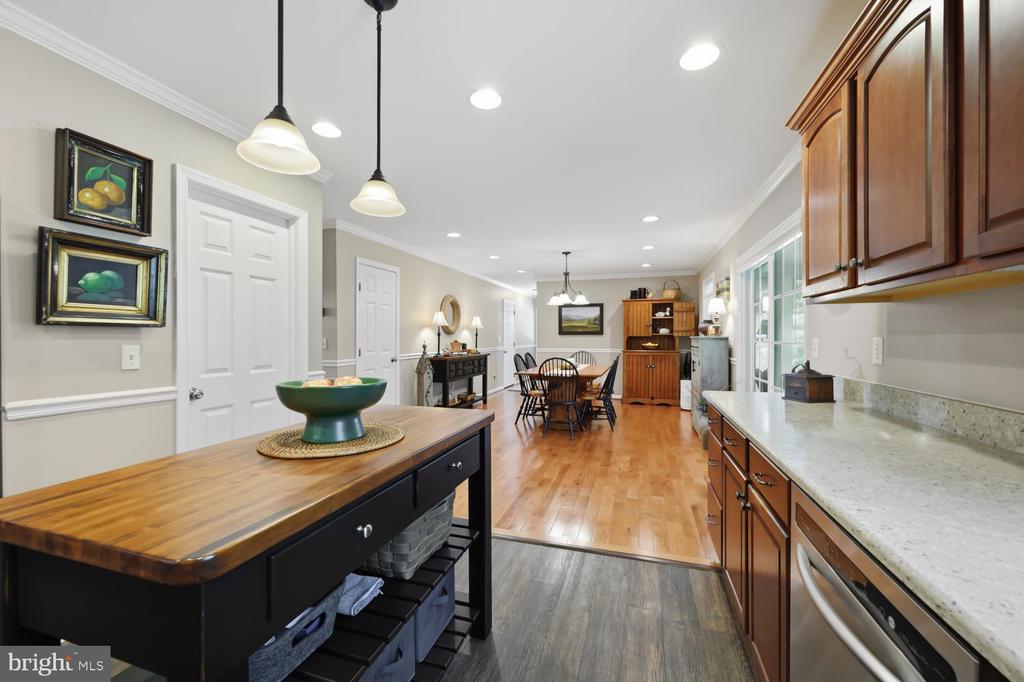 6280 BELLEVUE ROAD