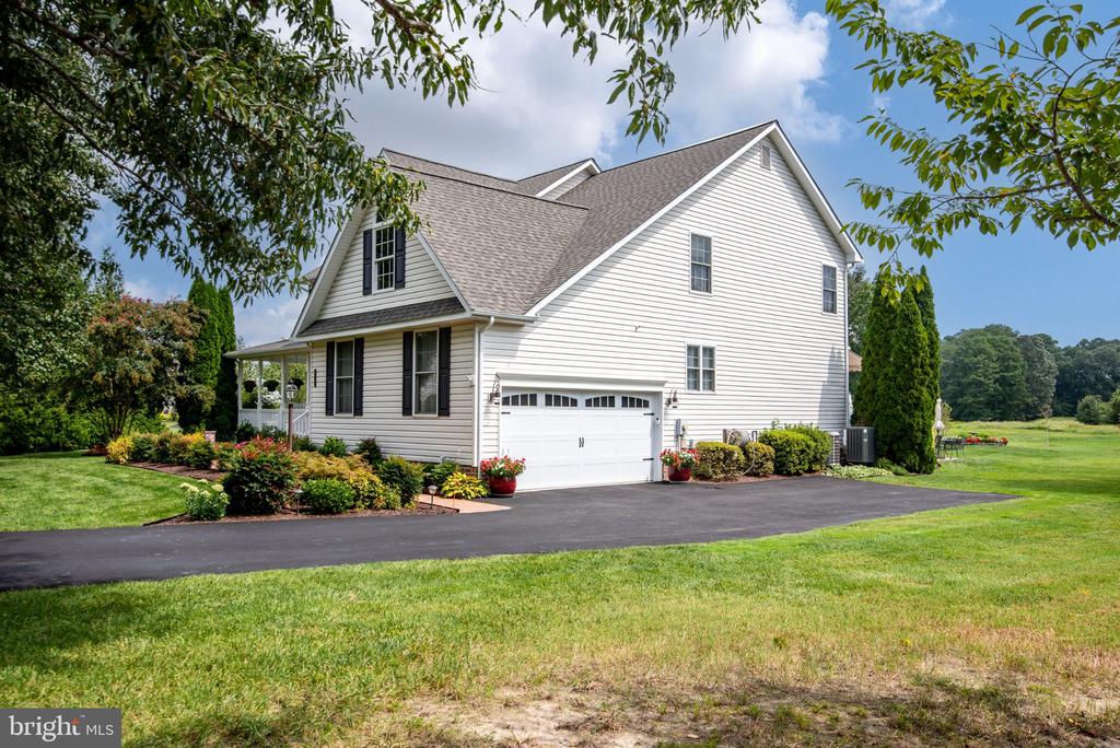 7583 EASTON CLUB DRIVE