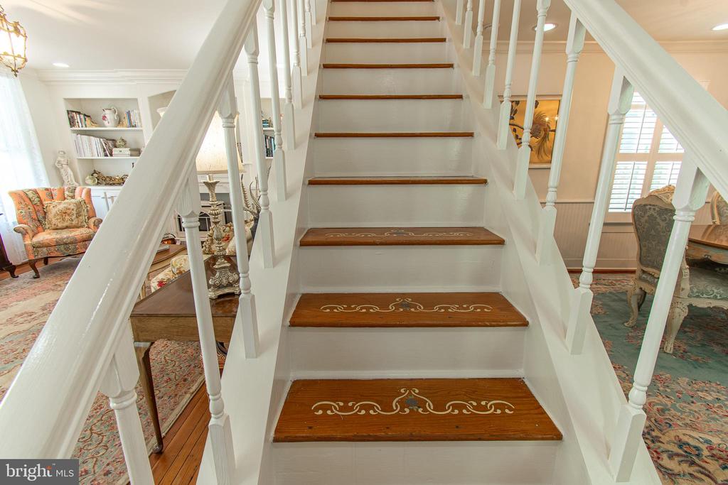202 CHESTNUT