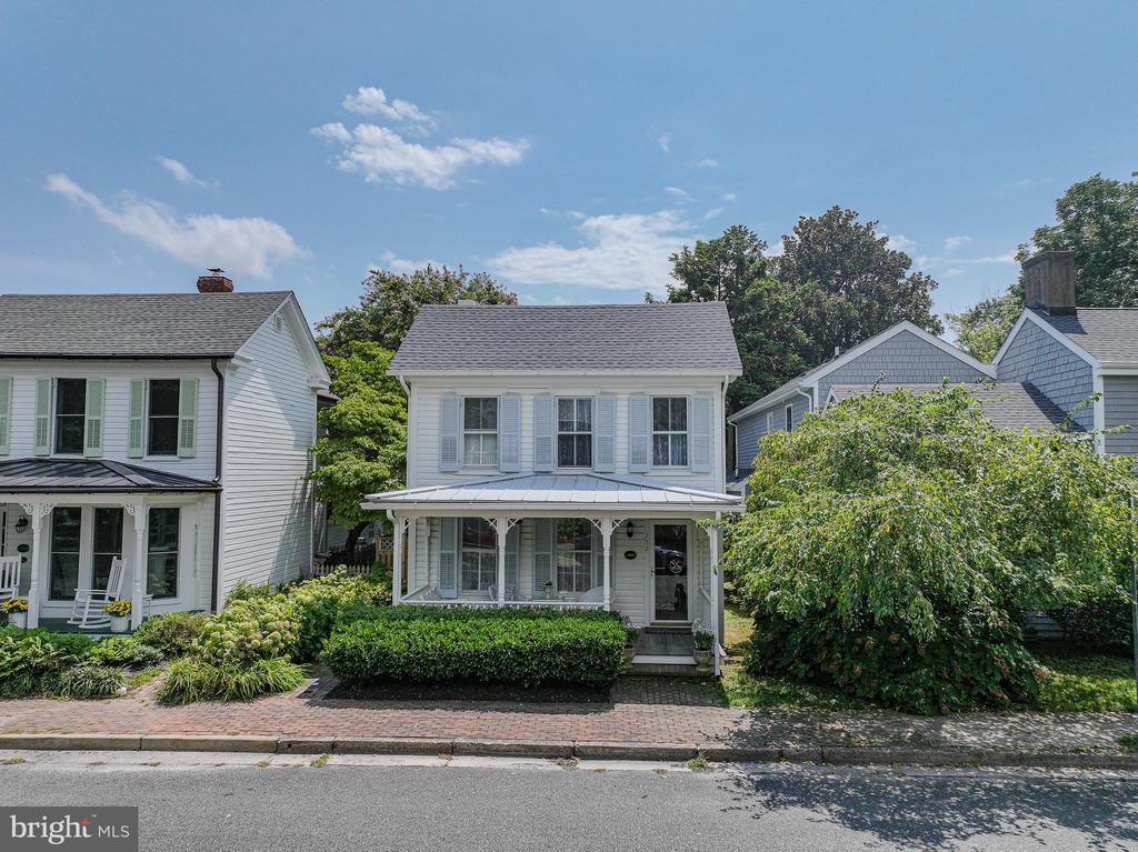 202 CHESTNUT