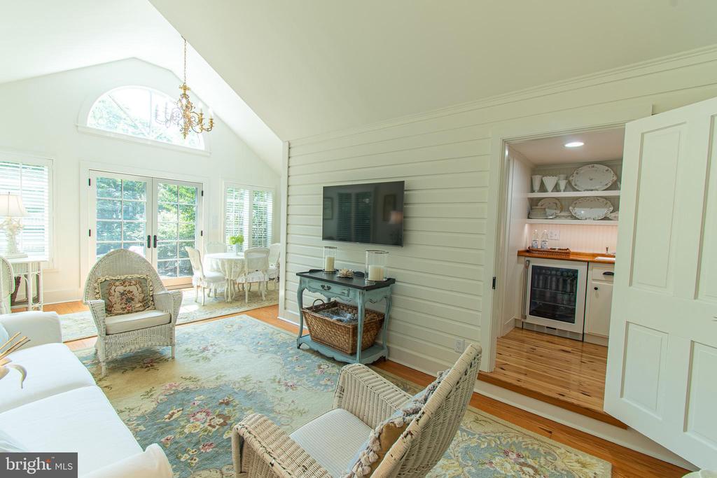 202 CHESTNUT