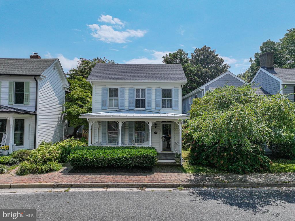 202 CHESTNUT