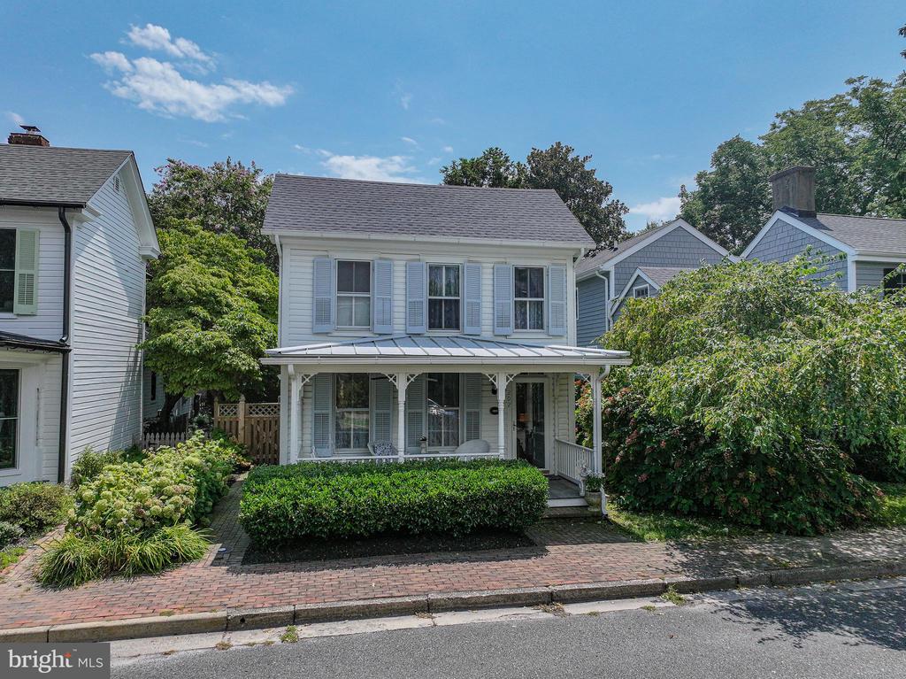 202 CHESTNUT