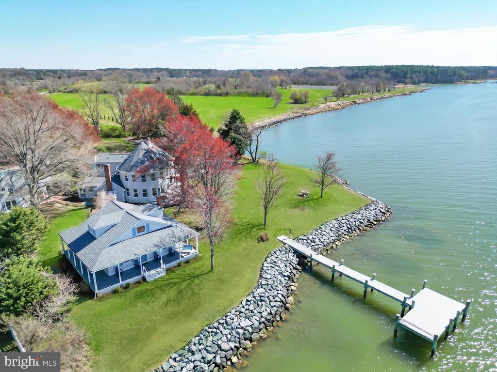 1002 WADES FARM LANE