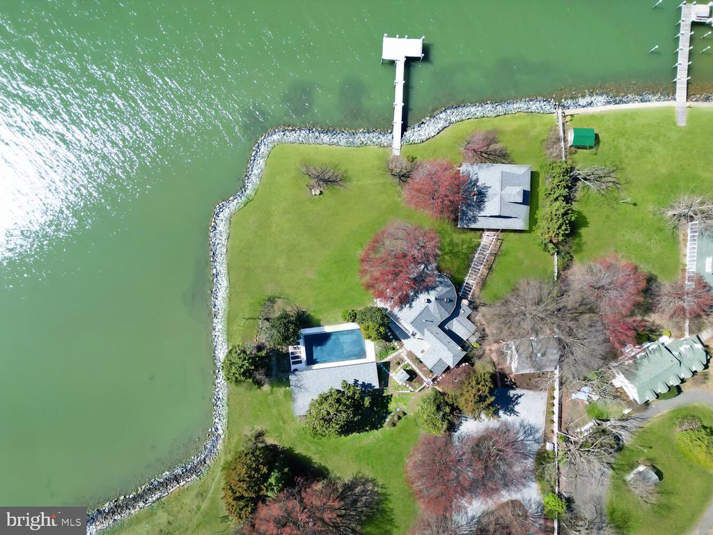 1002 WADES FARM LANE