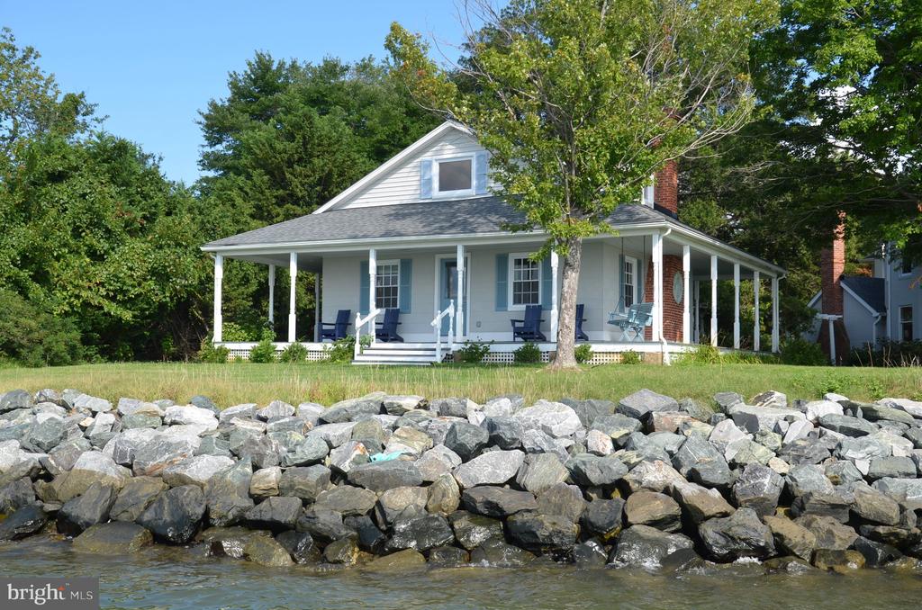 1002 WADES FARM LANE
