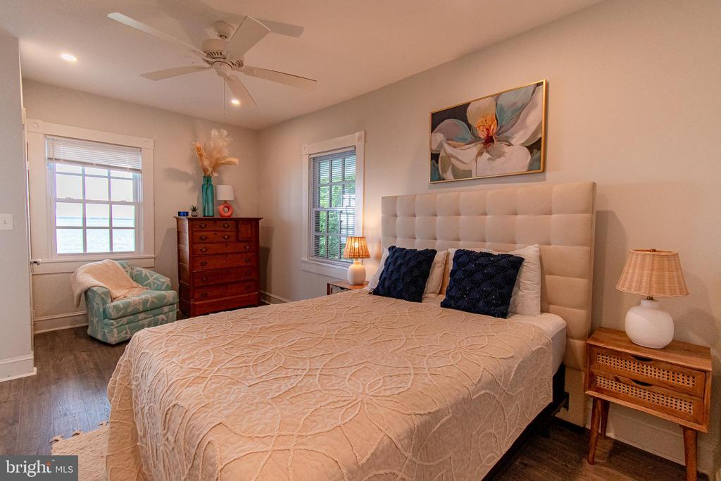 1002 WADES FARM LANE