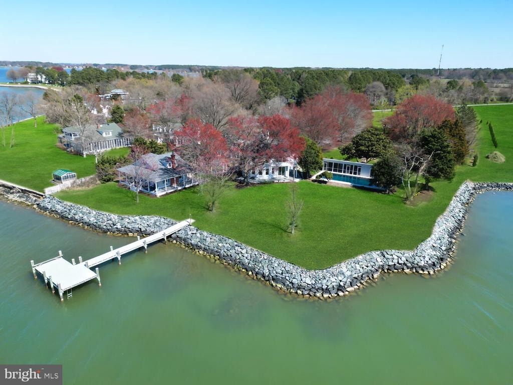 1002 WADES FARM LANE