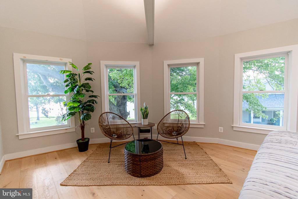 1002 WADES FARM LANE