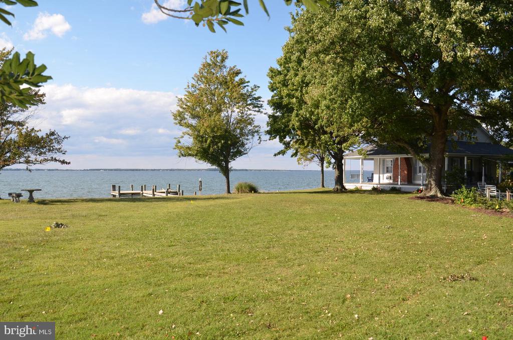 1002 WADES FARM LANE