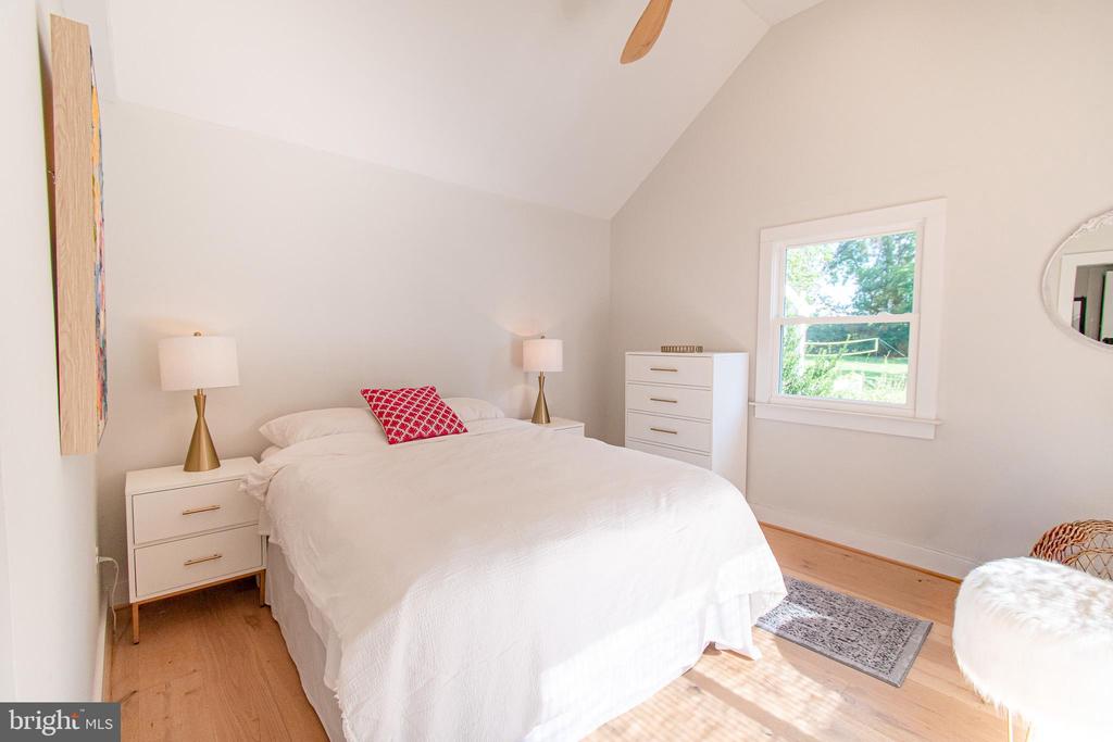 1002 WADES FARM LANE