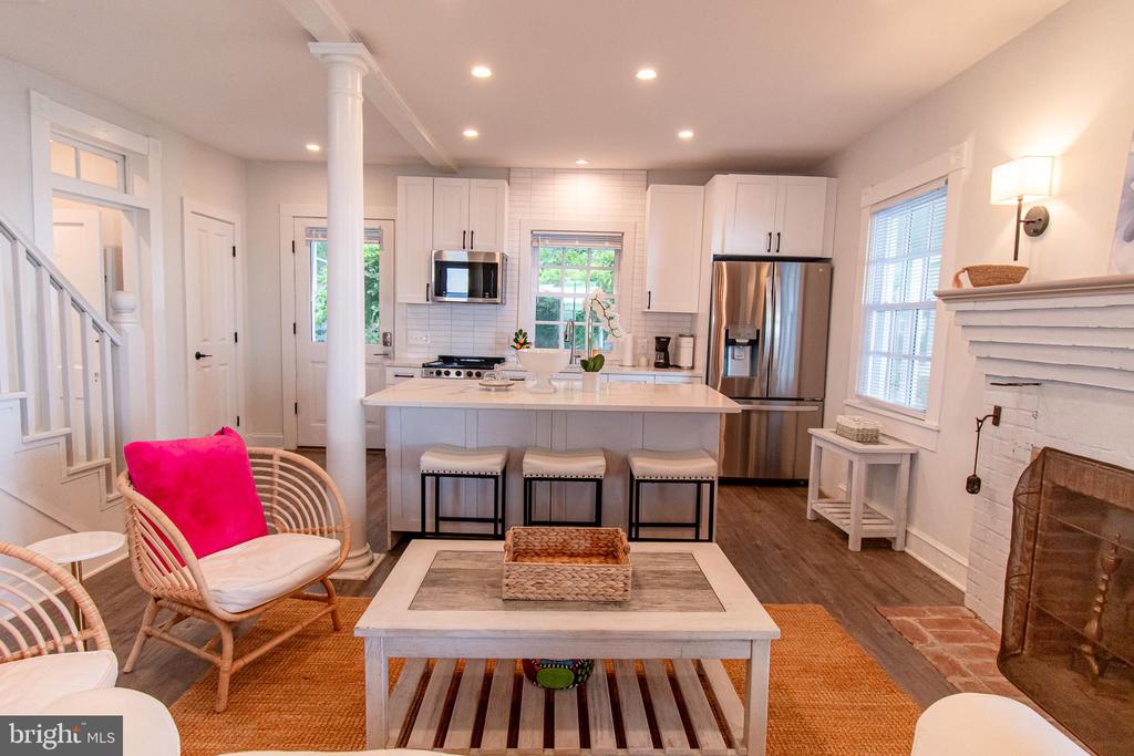 1002 WADES FARM LANE