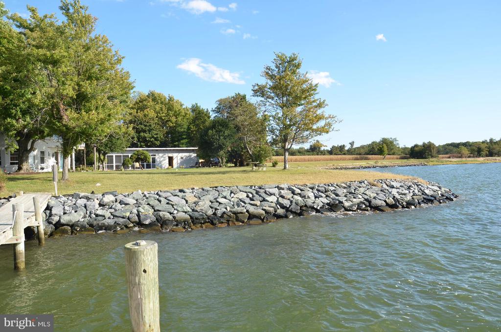 1002 WADES FARM LANE