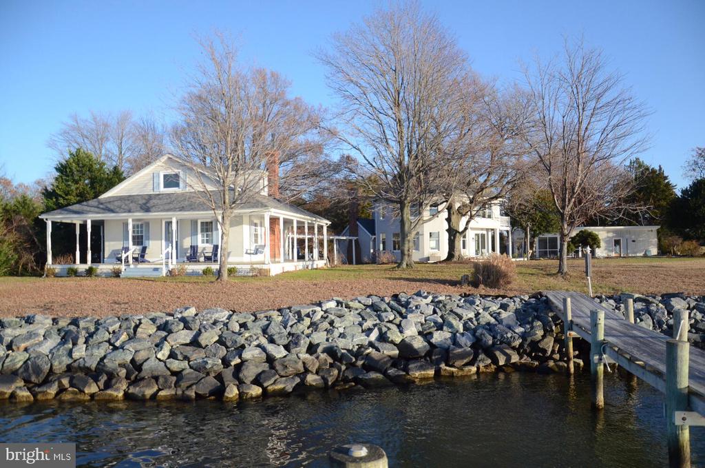 1002 WADES FARM LANE