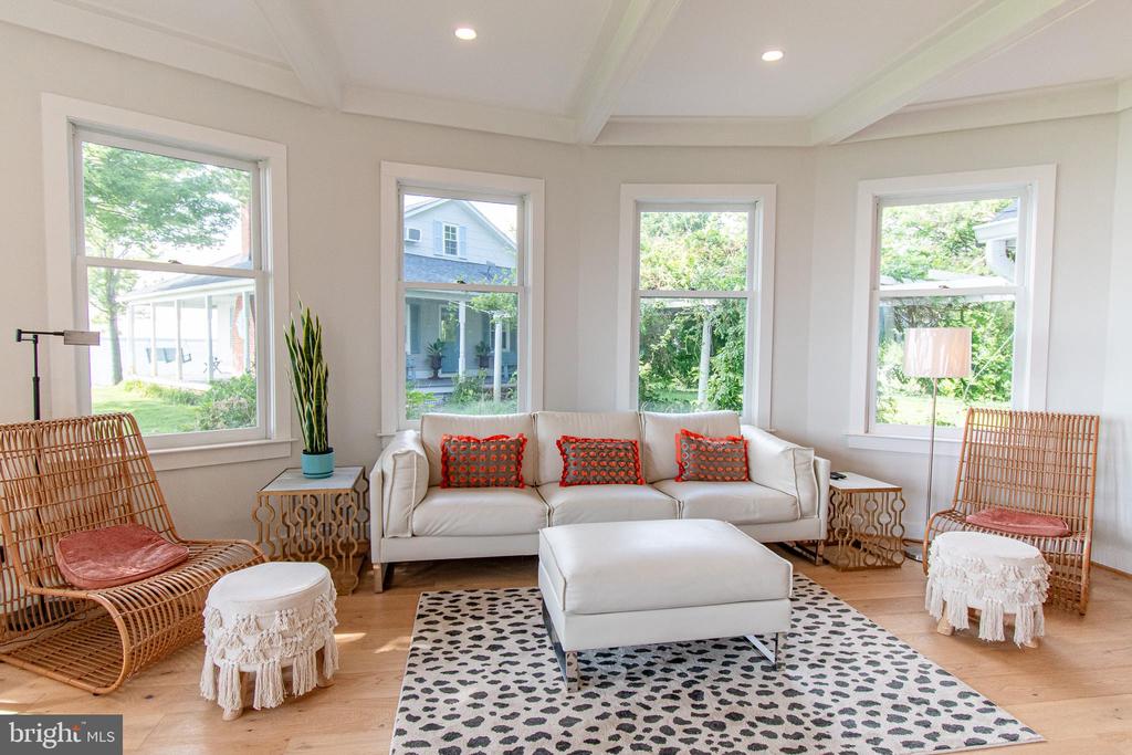1002 WADES FARM LANE