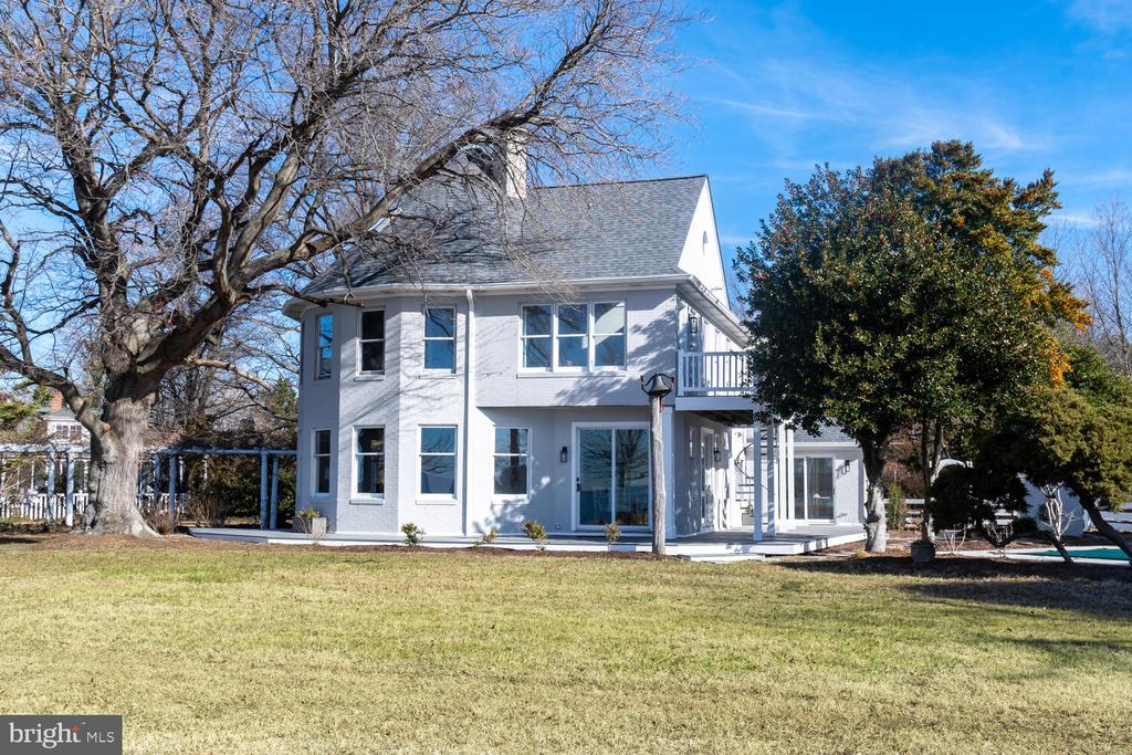 1002 WADES FARM LANE