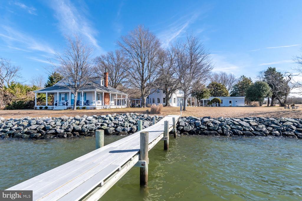 1002 WADES FARM LANE