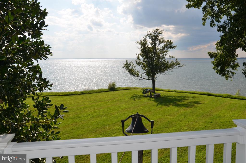 1002 WADES FARM LANE