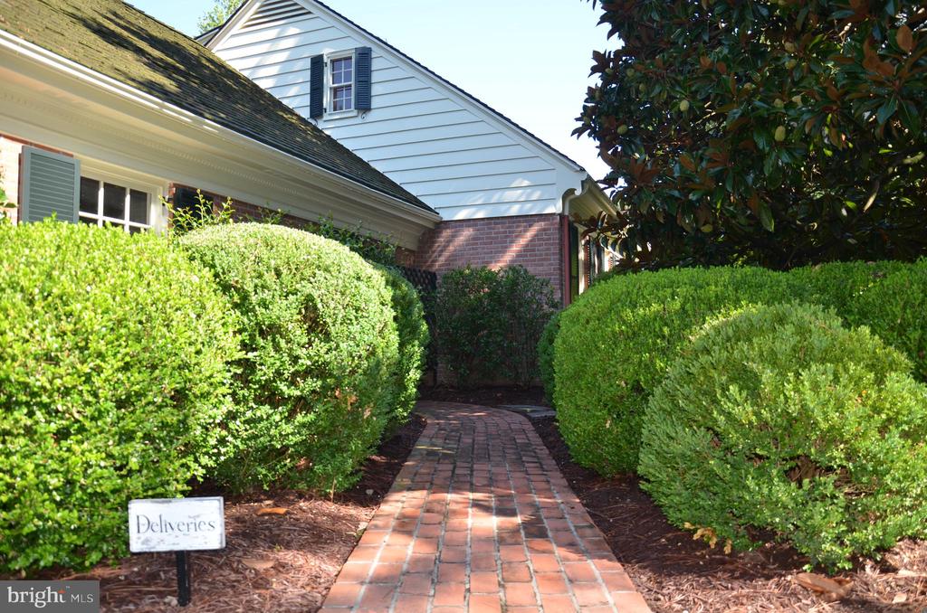 28161 HARLEIGH LANE