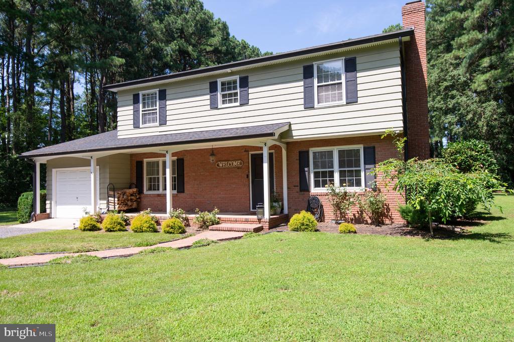 8235 INGLETON CIRCLE