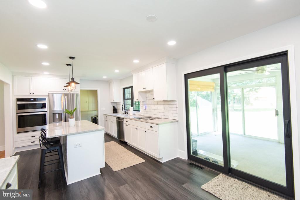 8235 INGLETON CIRCLE