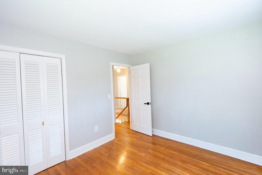 8235 INGLETON CIRCLE