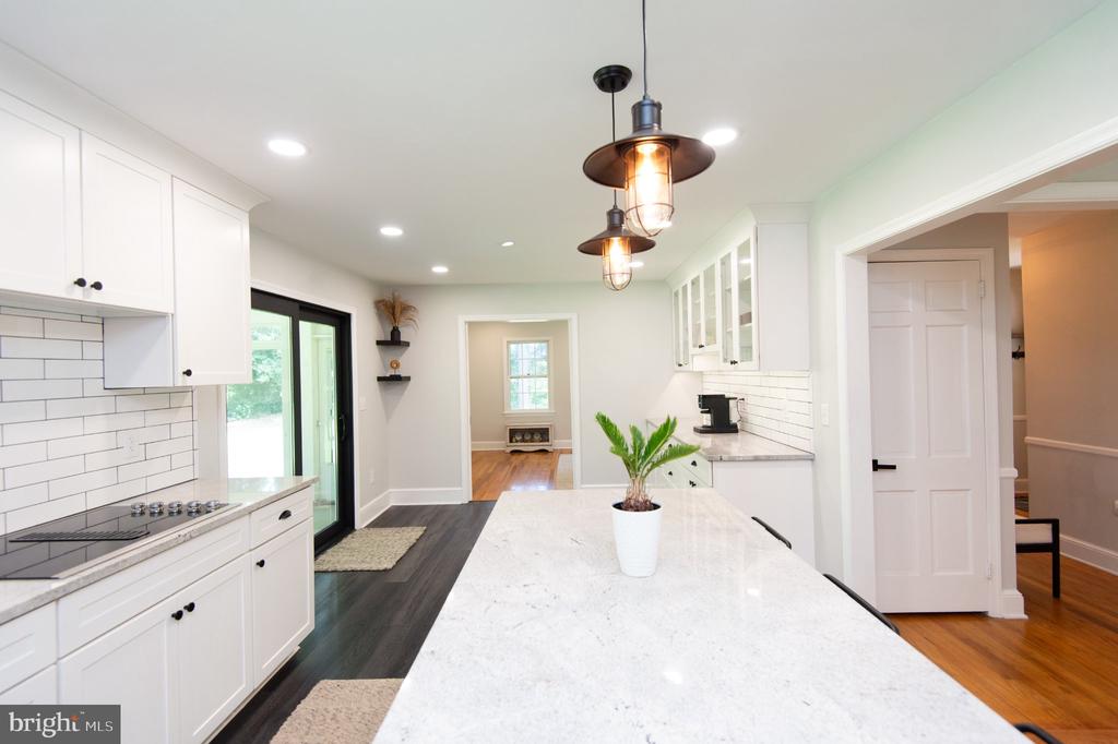 8235 INGLETON CIRCLE