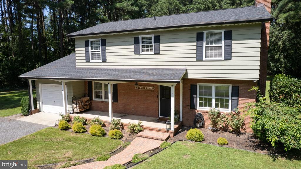 8235 INGLETON CIRCLE