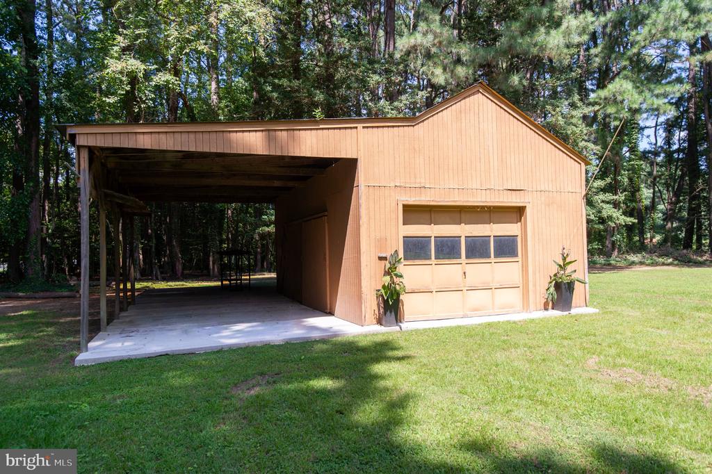8235 INGLETON CIRCLE