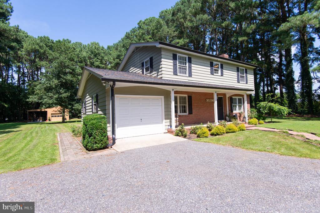 8235 INGLETON CIRCLE