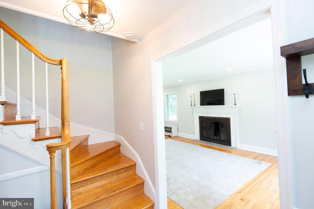 8235 INGLETON CIRCLE