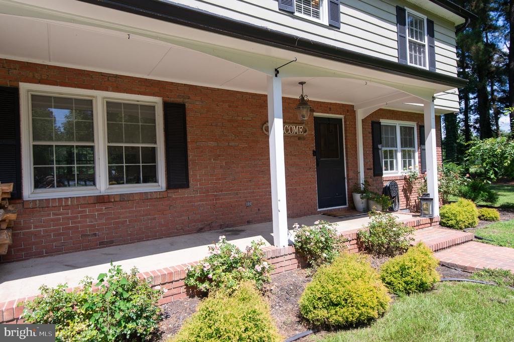 8235 INGLETON CIRCLE