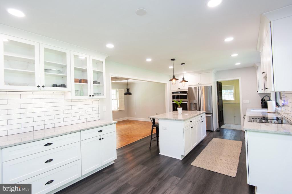 8235 INGLETON CIRCLE