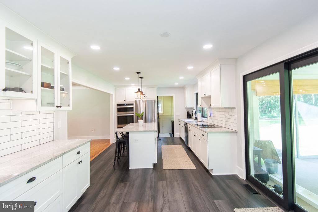 8235 INGLETON CIRCLE