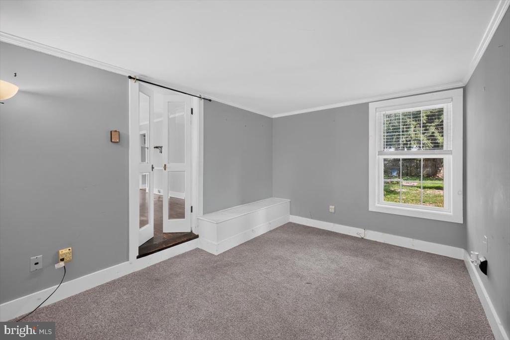 313 LINDEN AVENUE