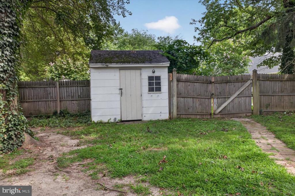 313 LINDEN AVENUE