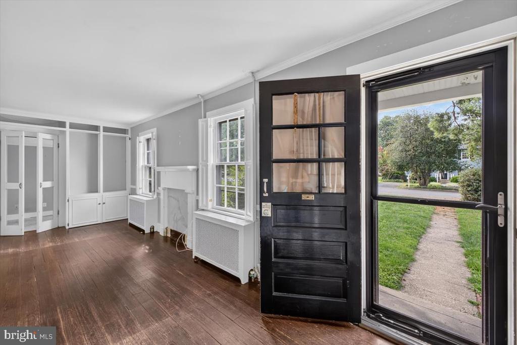 313 LINDEN AVENUE