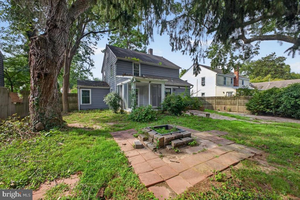 313 LINDEN AVENUE
