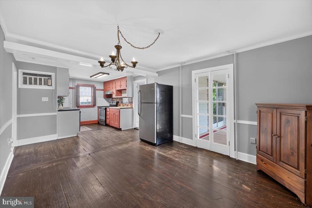 313 LINDEN AVENUE