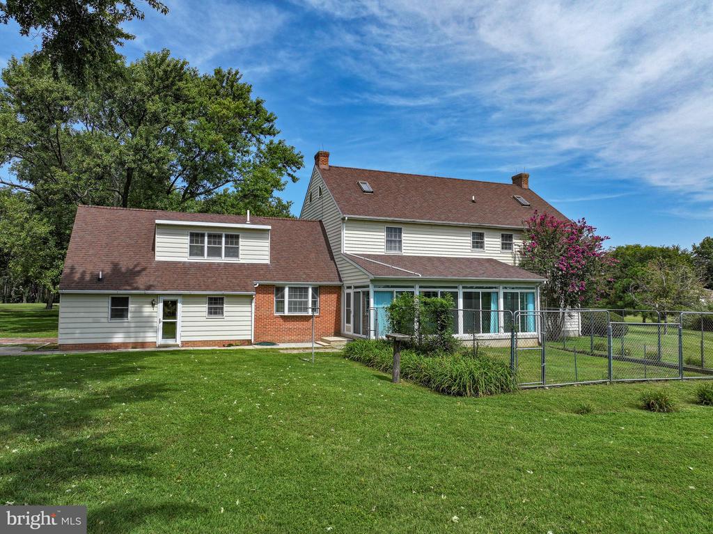 6253 MIDDLE POINT ROAD